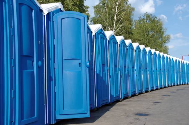 Best Portable restroom trailer rental  in Willimantic, CT